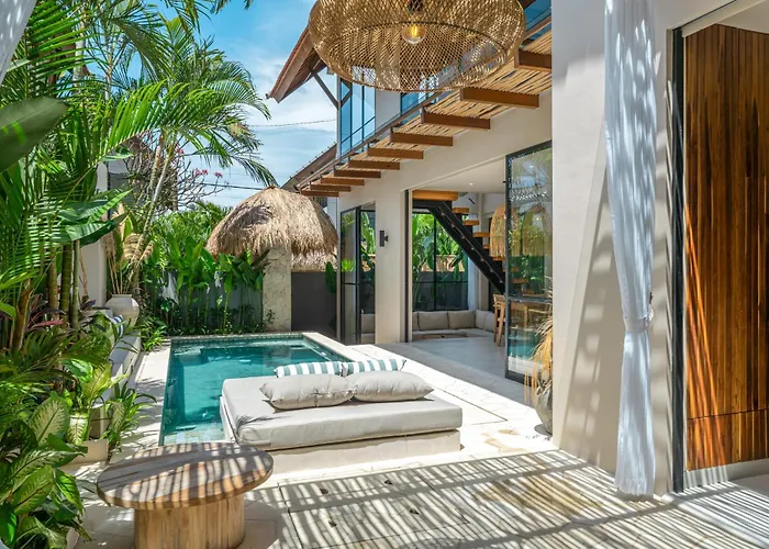 Villa Yuko, Tropical Bliss 2br Villa, Short Stroll To