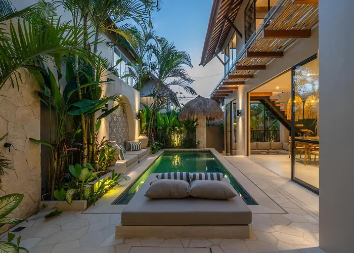 Villa Yuko, Tropical Bliss 2br Villa, Short Stroll To