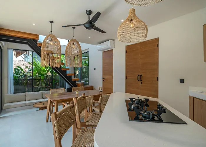 Villa Yuko, Tropical Bliss 2br Villa, Short Stroll To Canggu (Bali)