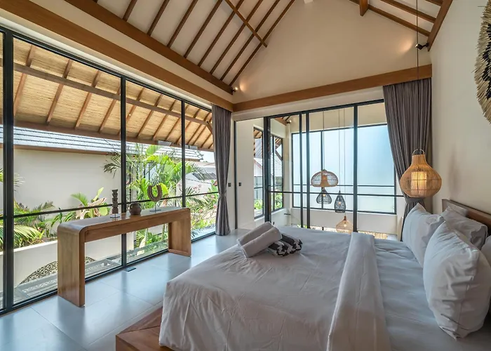 Yuko, Tropical Bliss 2br Villa, Short Stroll To