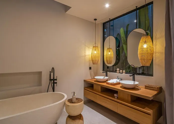 Yuko, Tropical Bliss 2br Villa, Short Stroll To * Canggu (Bali)