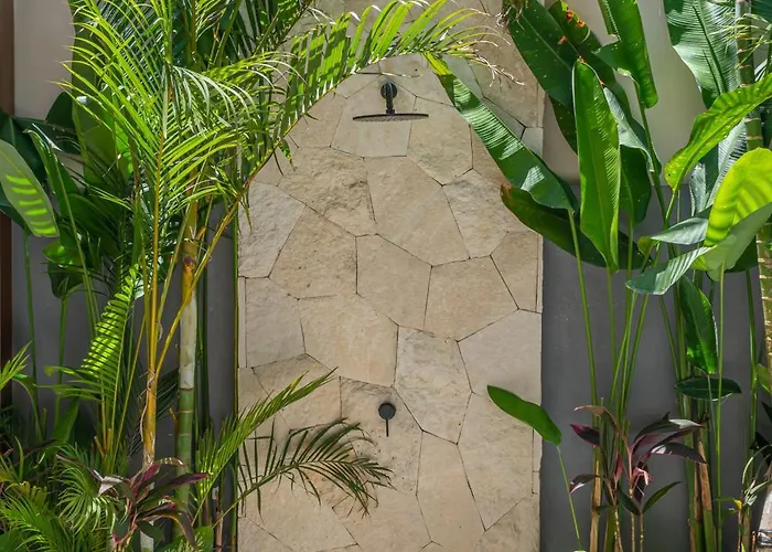 Villa Yuko, Tropical Bliss 2br Villa, Short Stroll To *