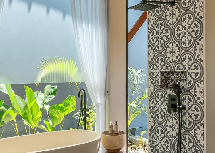 Yuko, Tropical Bliss 2br Villa, Short Stroll To Villa *